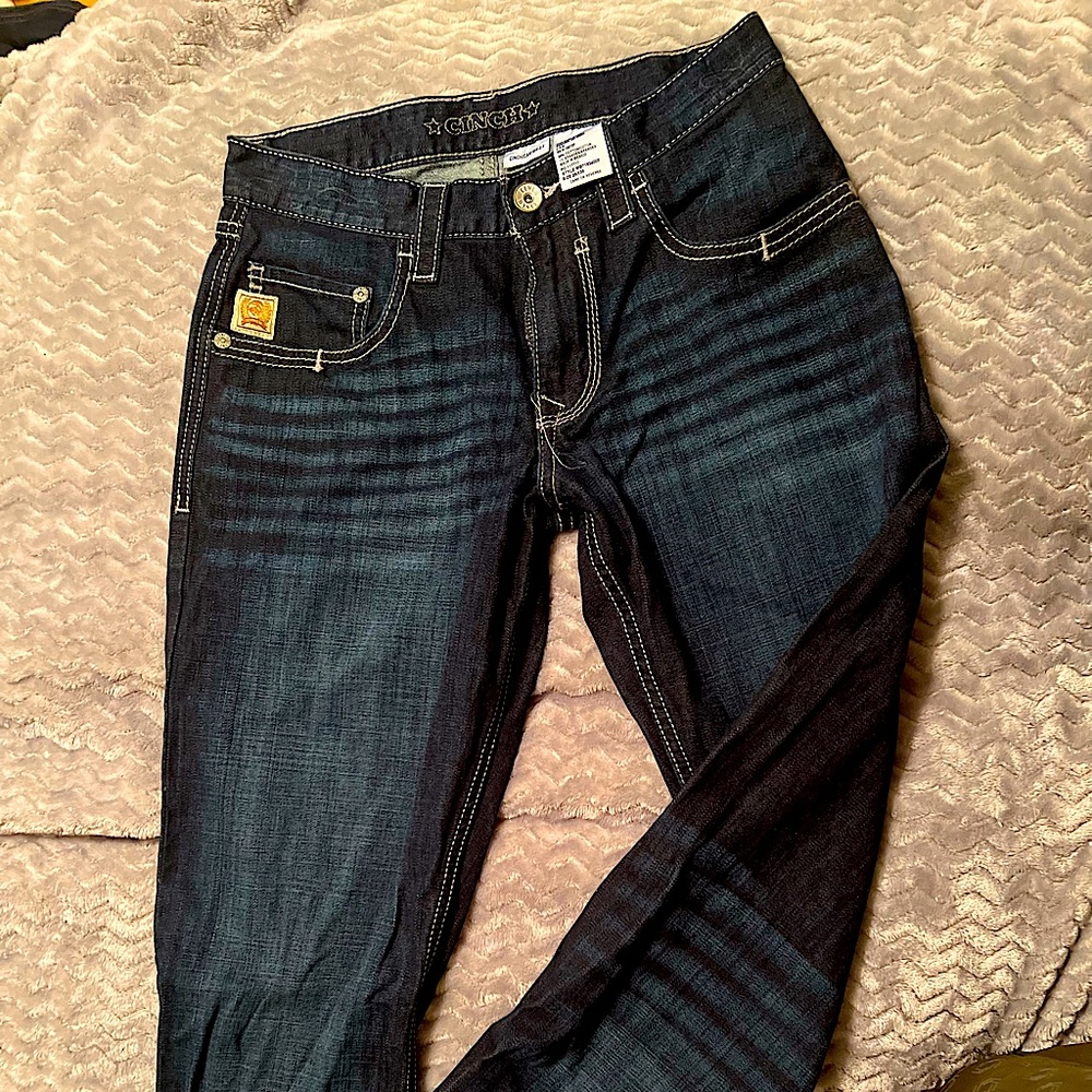 ***Brand New*** Men’s CINCH jeans! PERFECT DARK WASH DETAIL